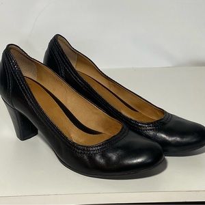 Nurture Black Genuine Leather Comfort Pump Size 10